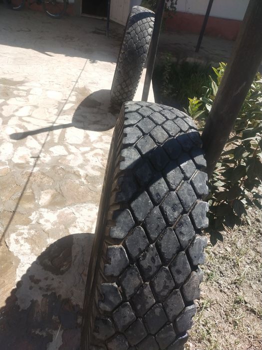 Автошины сотилади Б/у балон размер 12.00R20 MAZ балон