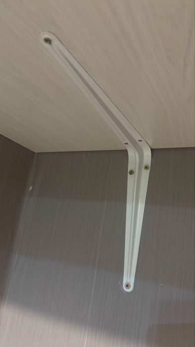Продаю полочки в кладовую