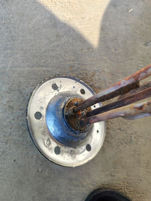 Чистка и установка Аристон 
Чистка аристонов
Замена термостата и тен
У