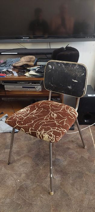 Продам стулья табуретки