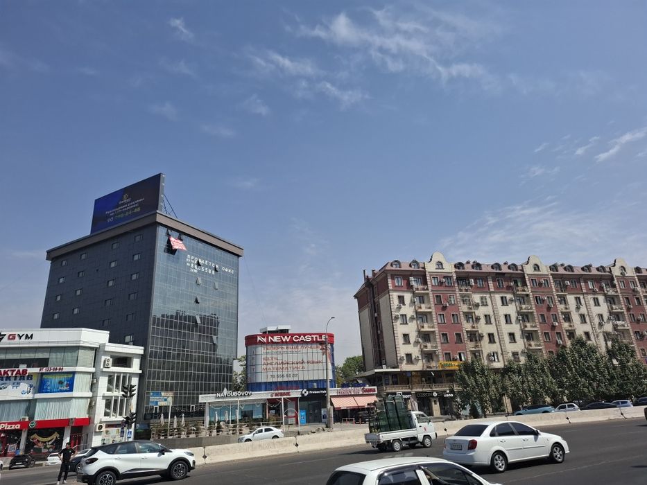 Своя сдаётся 110 кв.м. Без ремонта.