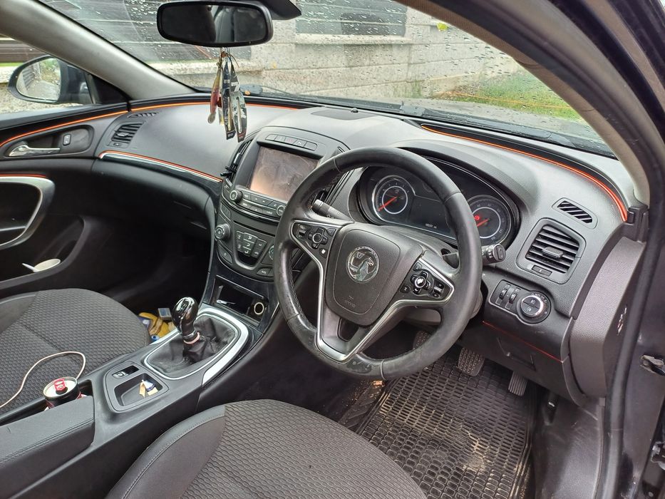 Bara spate haion lampi opel insignia facelift 2015
