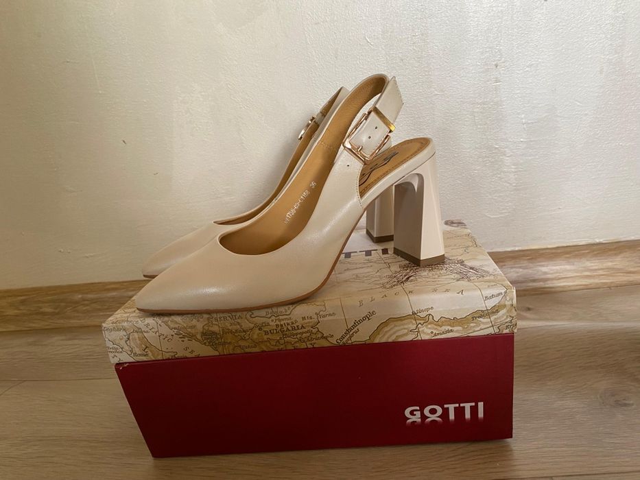 кожаные туфли 36 размер.