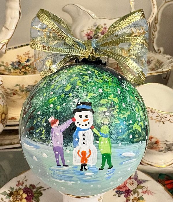 Коледни играчки топки ръчно рисувани