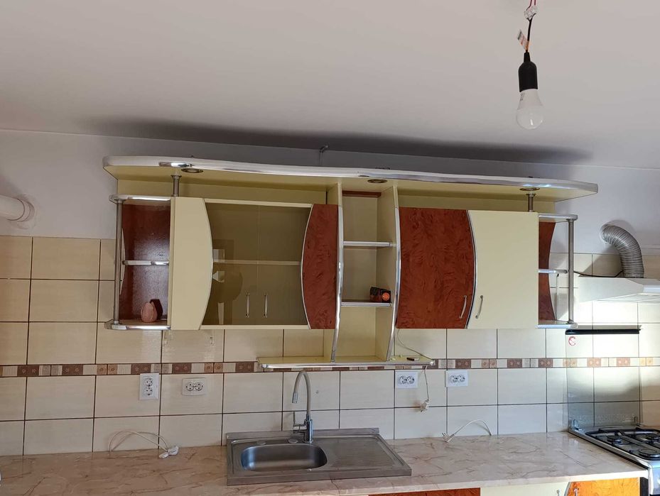 Vând mobilă bucătărie în stare bună