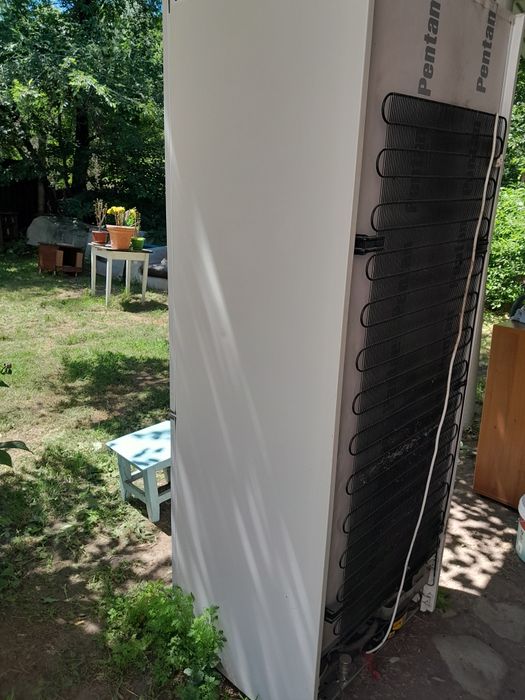 Продаётся холодильник.
