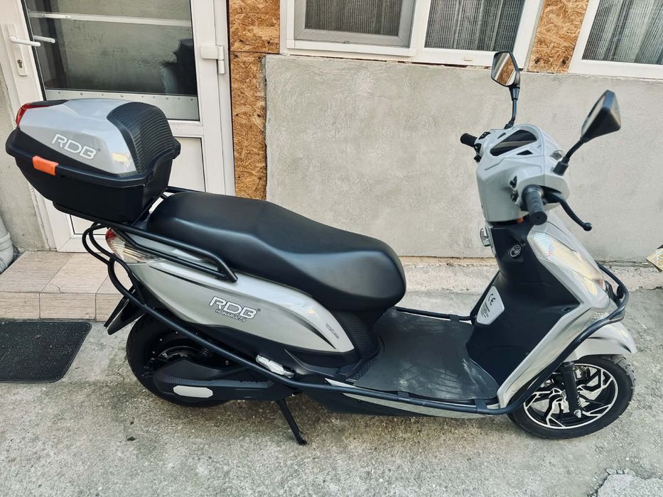 Scuter Electric fara permis