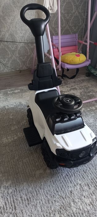 Продам детскую машинку