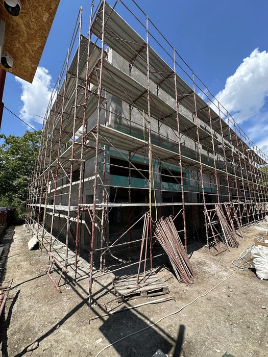 Schela metalica de inchiriat