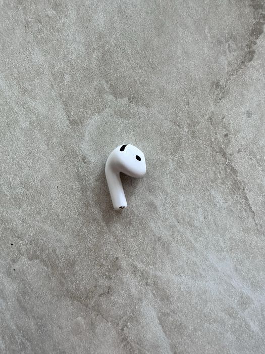 Левый наушник airpods 4 anc