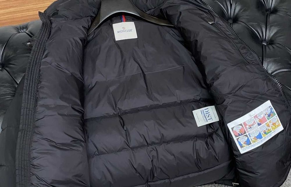 Geaca Moncler Montgenevre cu puf barbati