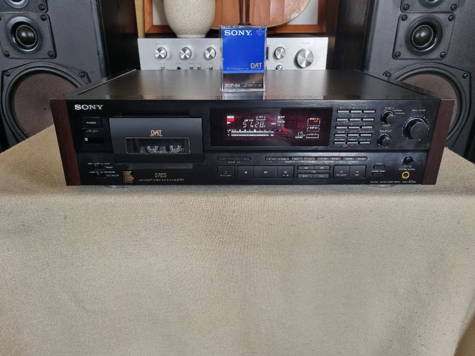 Sony DAT DTC-57 ES. Perfect functional. Impecabil.