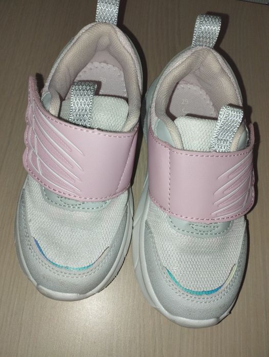 Кроссовки для девочки