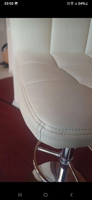 Scaun reglabil , piele crem