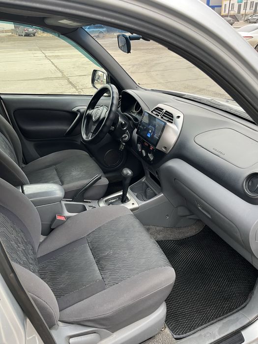 Toyota RAV4 продам