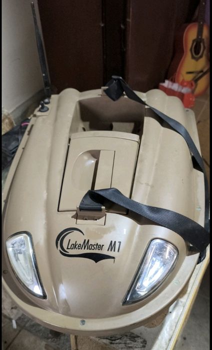 Лодка за захранка Lakemaster M1