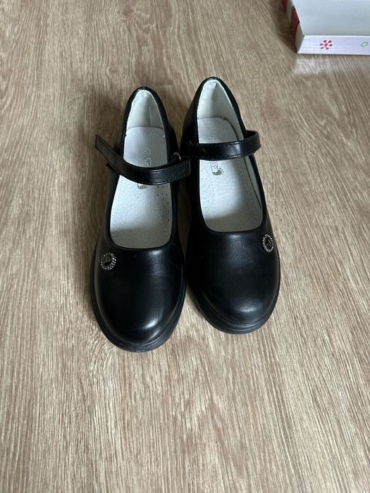 Детски обувки за момиче. Размери 31 и 32