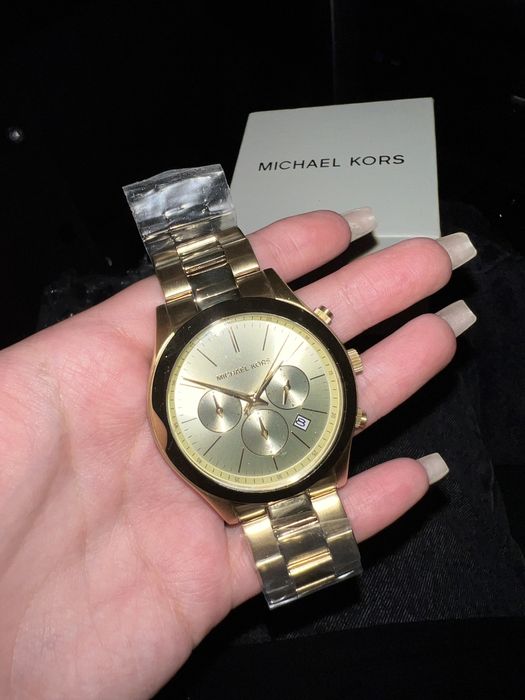 Часы бренда Michael Kors.