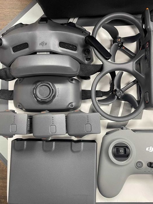 DJI Avata 2 FPV Fly More Combo - Utilizat, Funcțional