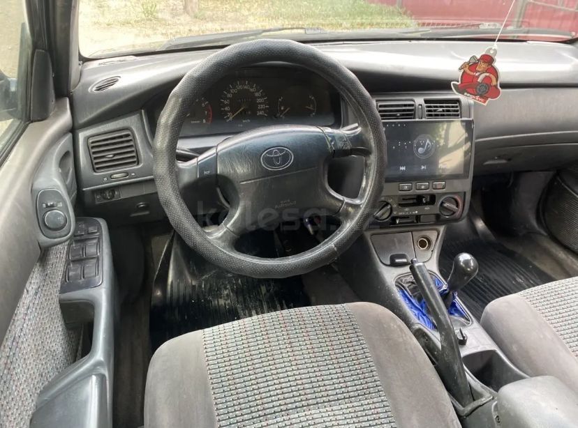 Продается тайота карина е