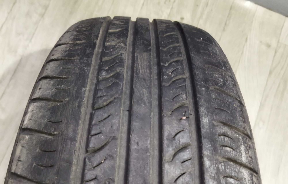 4 летни гуми 195/60 R15  25 лв/бр