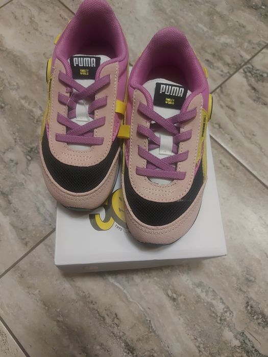 Оригинални децки маратонки за момиче