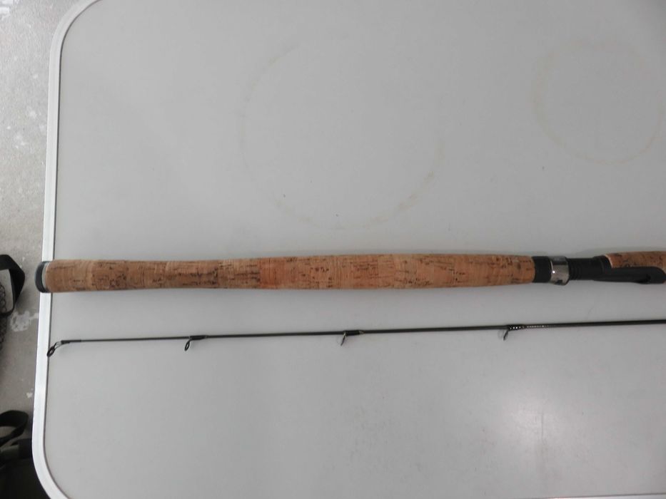 Спининг въдици Yamaga Ballistick 85/16 и Lazer Rainbow Spin