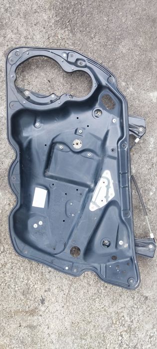 Стъклоповдигач за Пасат 6