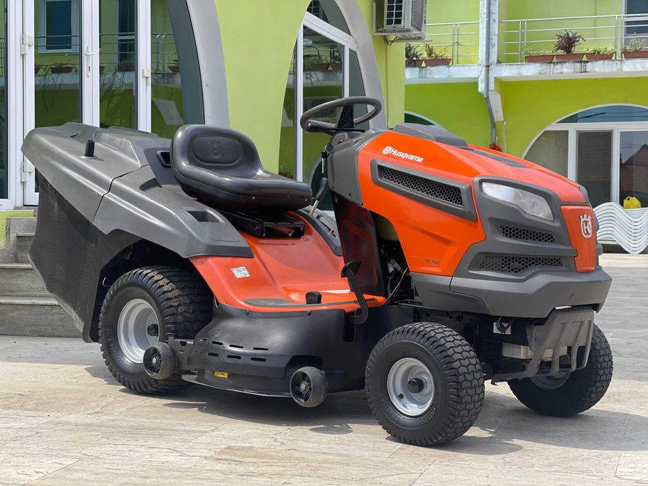 Tractoras de tuns iarba Husqvarna tc