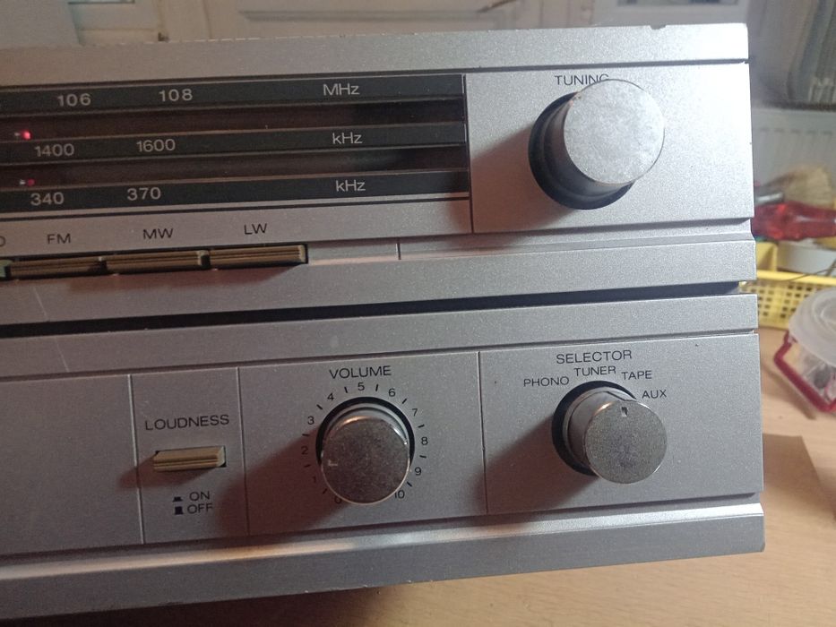 Amplificator cu radio Sharp 2×25w