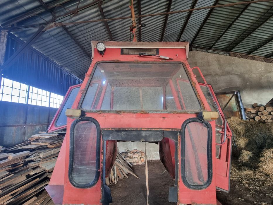 Cabină tractor U 650