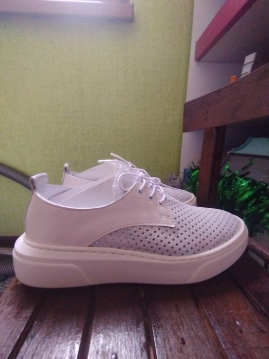 Дамски обувки 37