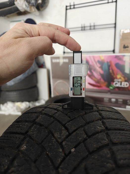 2 Anvelope iarna BRIDGESTONE BLIZZAK LM005 DRIVEGUARD 225/55R17 101V