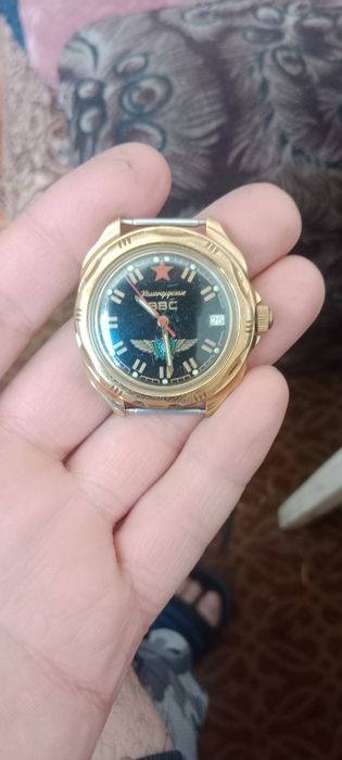 Продам командирские наручные часы.