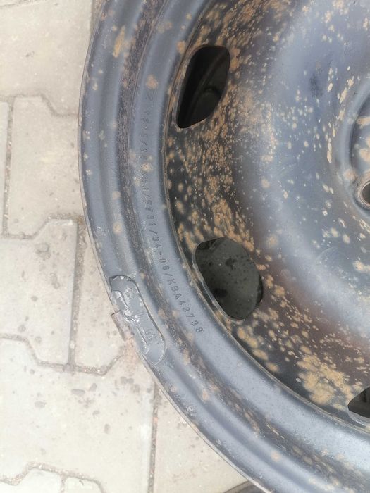 Jenti tabla 307 peugeout in perfecta stare cu 2 anvelope de inlocuit. Je tuile nu sunt I doute dau sudate.
