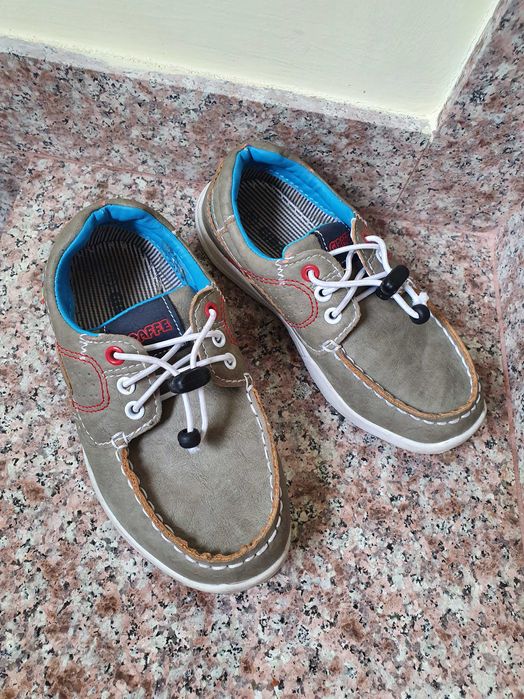 Детски обувки от естествена кожа