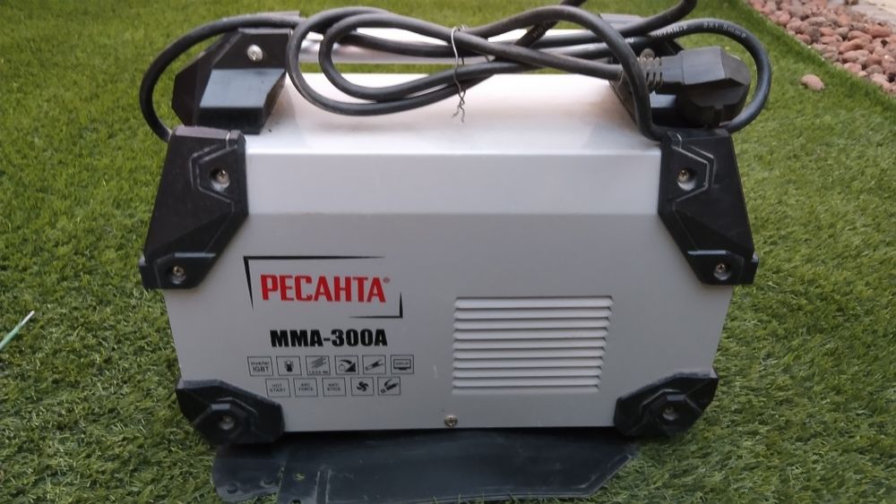 Продам сварочный аппарат Ресанта MMA-300A Комплект