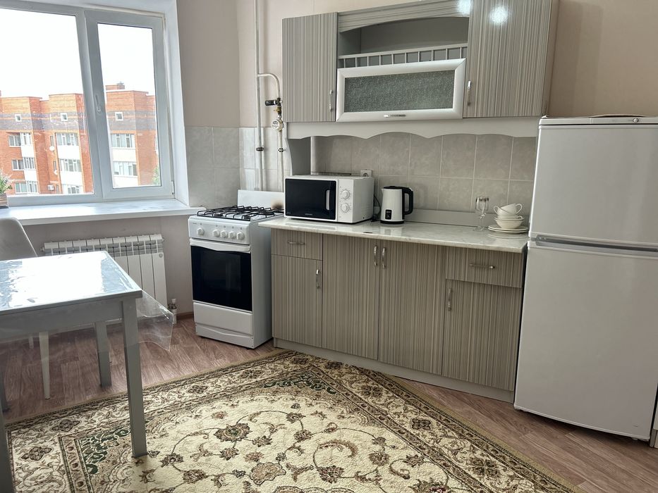 Продам кухонный шкаф-буфет