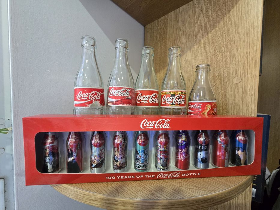 Coca cola empty bottles