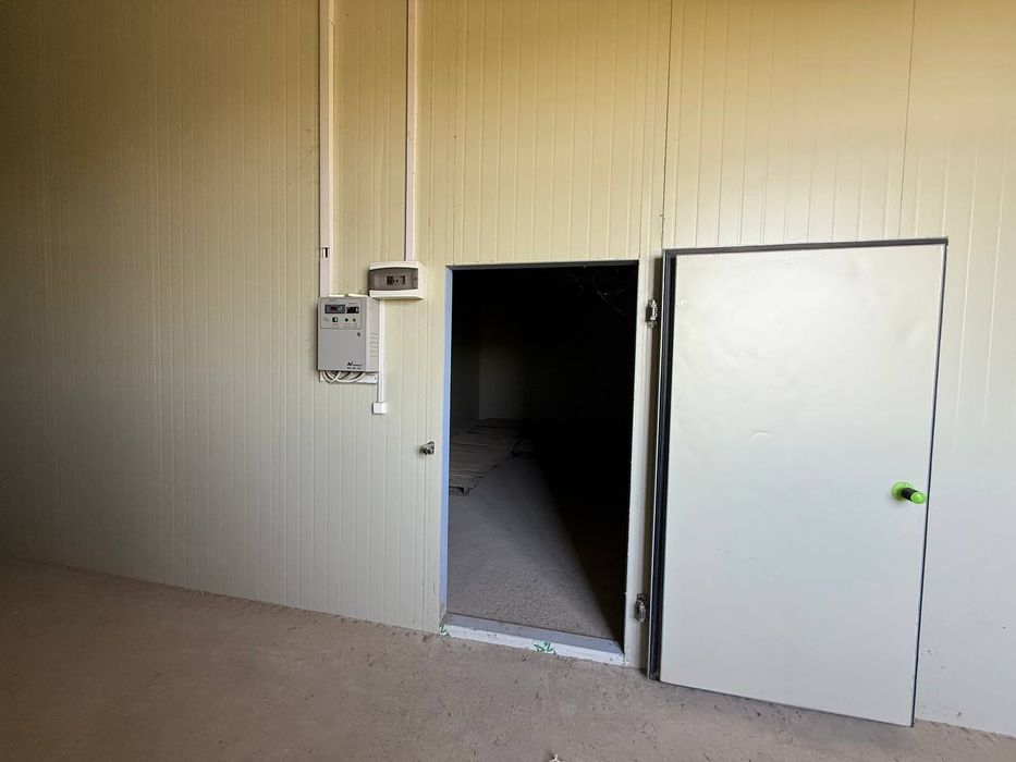 Kogon tumanidan muzlatgich kamerasi va barcha uskunalari hamda binosi