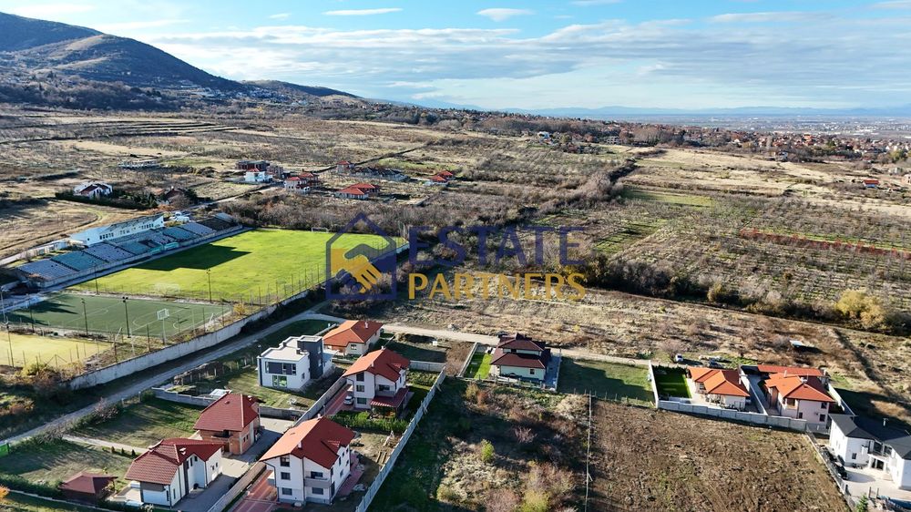 Парцел в Пловдив, област-с.Брестник площ 646 цена 56000