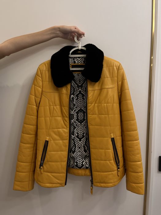 детская куртка из натуральной кожи с мехом зайчика,на девочку 12-14лет