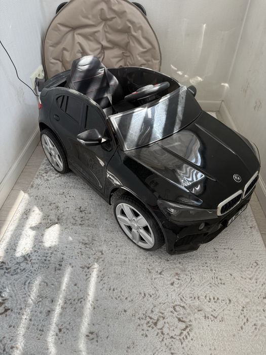 Продам детскую машину бмв х6