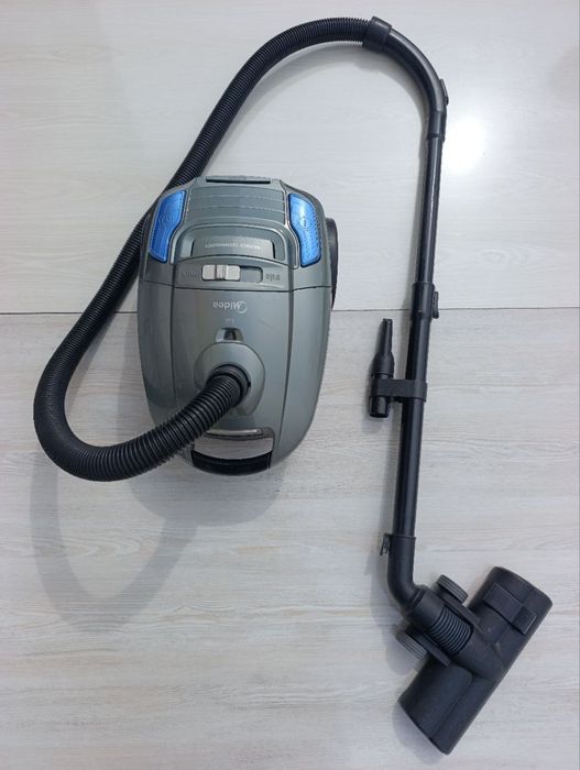 Sotiladi: Kuchli va ixcham changyutgich Midea MKZC400