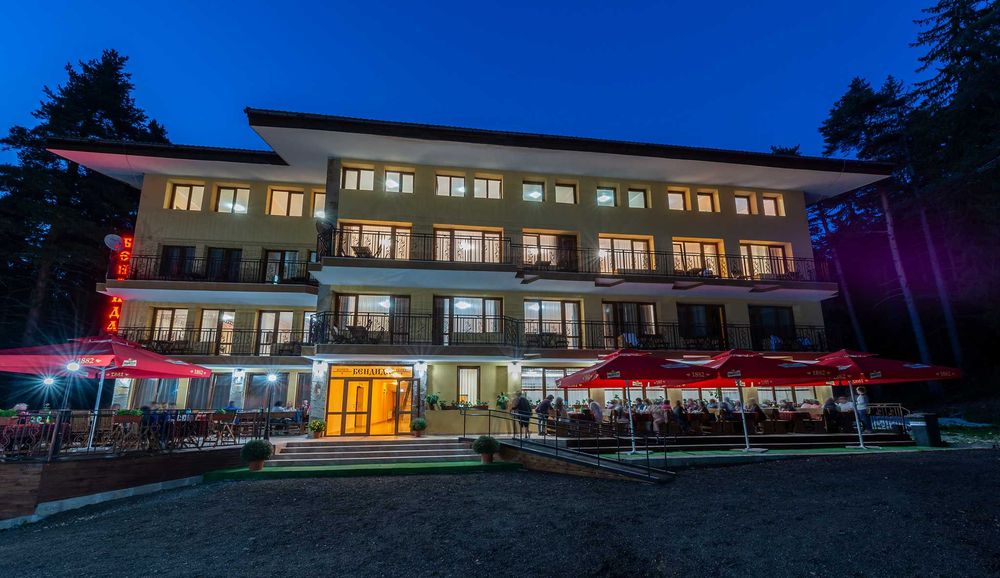 Продава се Хотел в с. Паничище, Област Кюстендил - 2250 кв.м за 1289 €/кв.м - Снимка #1