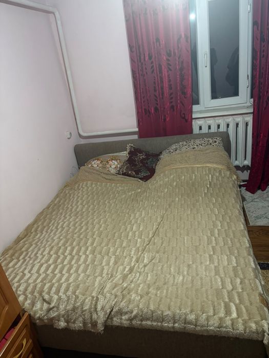 Продаю каркас двуспальной кровати (без матраса)