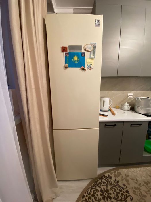 Продам холодильник б,у