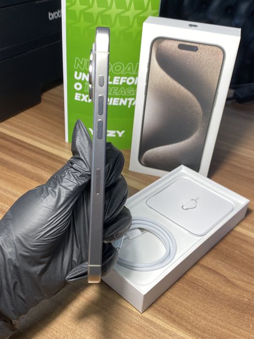 iPhone 15 Pro Max • 256 GB • Natural Titanium