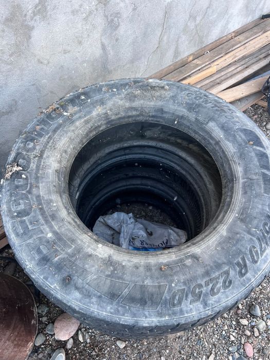 Продам шины от вольво не дорого