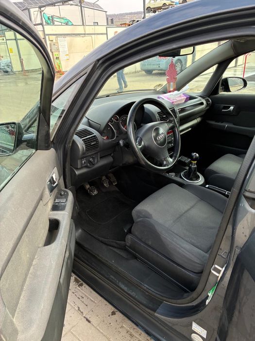Vând Audi A2  an fabricație 2002